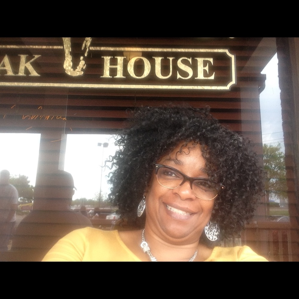 Meet your Posher, Joyce